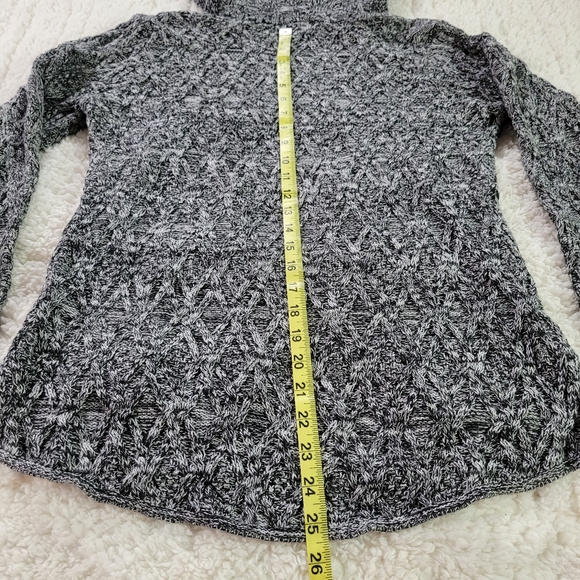 Eight Eight Eight Women’s Cowl Neck Sweater Sz M Blk/White Long Tunic Cable Knit - Picture 14 of 16